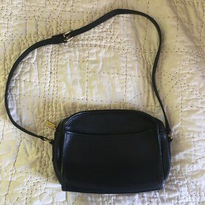 Vintage black leather Coach shoulder bag
